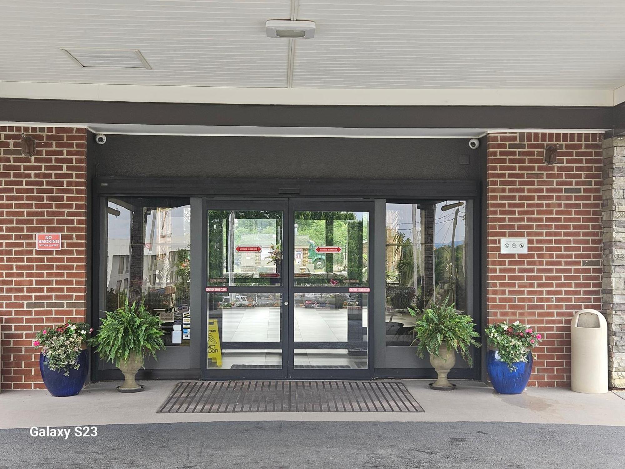 Quality Inn Dublin I-81 Екстер'єр фото