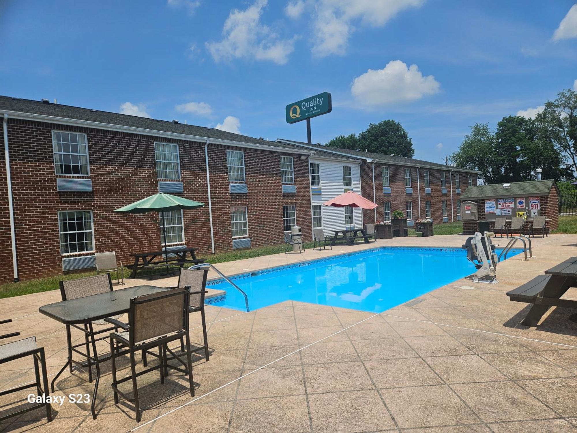 Quality Inn Dublin I-81 Екстер'єр фото