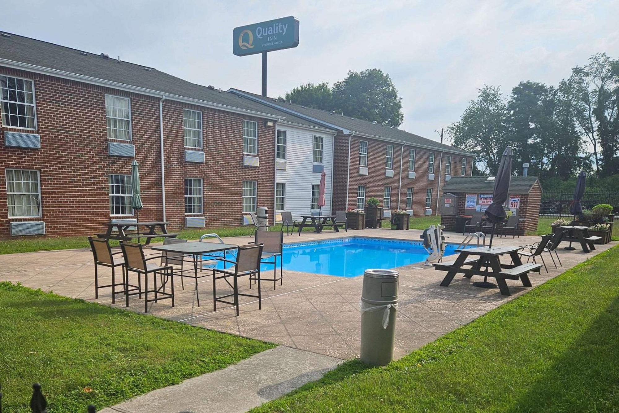 Quality Inn Dublin I-81 Екстер'єр фото